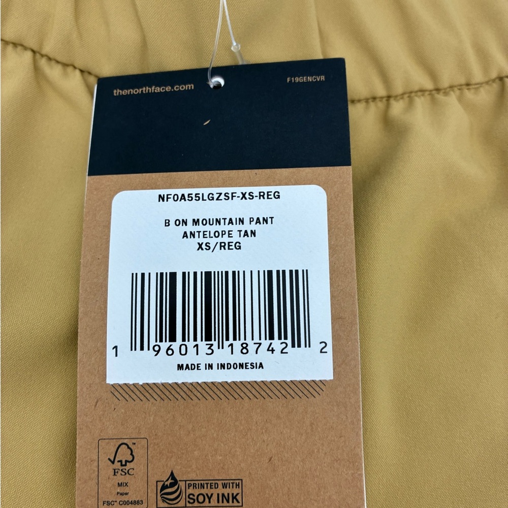 The North Face Boys’ On Mountain Pant in Antelope Tan, XS/6 - Picture 2 of 4